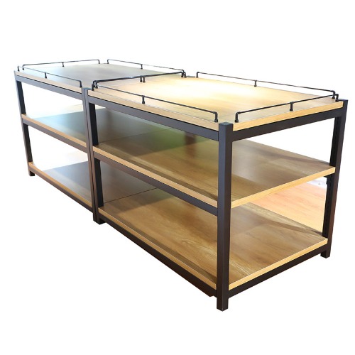 What features are in place to make it easy for bakery staff to load and access the items on display, ensuring a smooth and efficient customer service process?